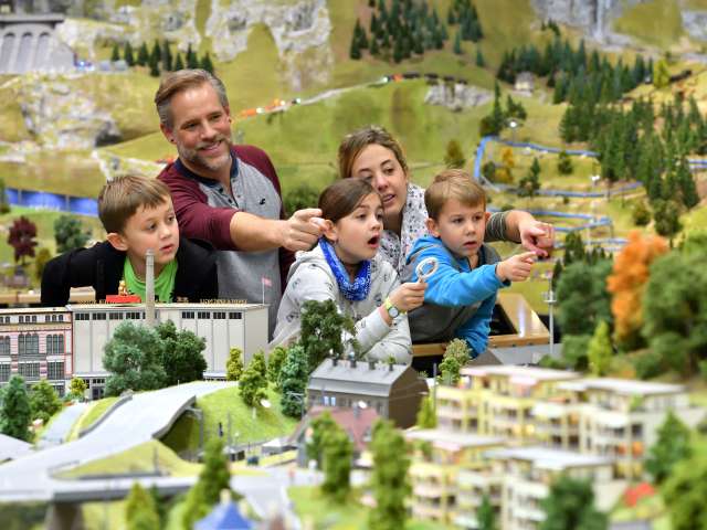 Smilestones - Miniaturwelt am Rheinfall
